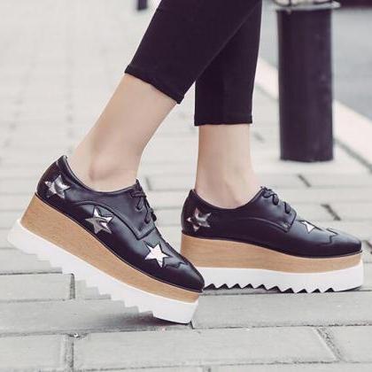 Lace-Up Skate Shoes Featuring Star ..