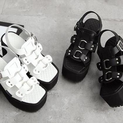Ulass Black White Buckle Platform Sandals