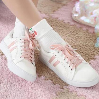 Ulass Sweet Lace Up White Sneakers