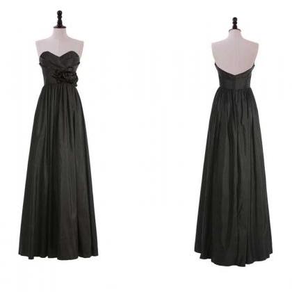 Taffeta Sweetheart Gown With Flower At Prom..