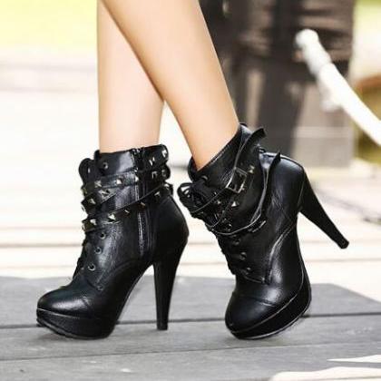 Ulass Sexy Black Studded High Heel Boots