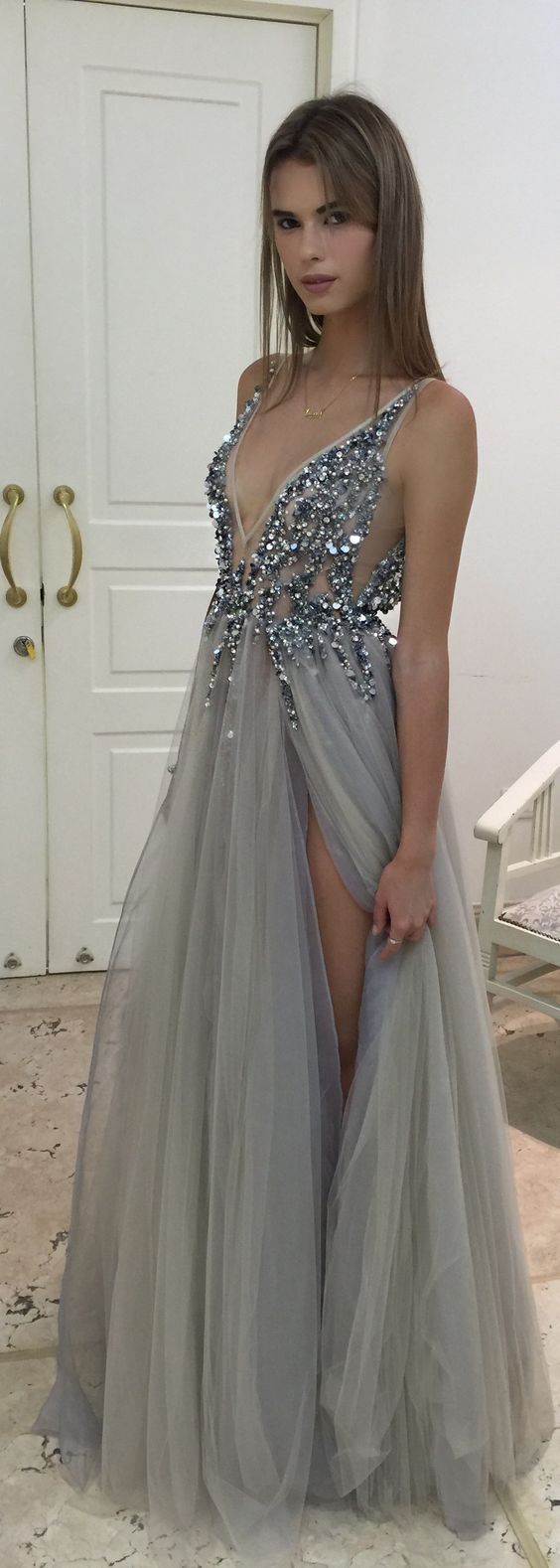 Ulass 2017 Silver-gray Charming Beading Prom Dress Tulle V-neck Party Dress Floor Length Formal Dress