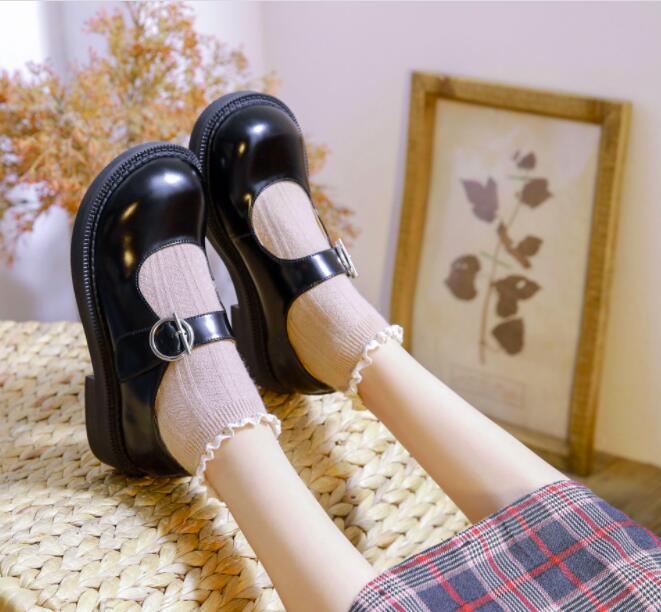 Ulass Black/white Lolita Heart Hollow Platform Shoes
