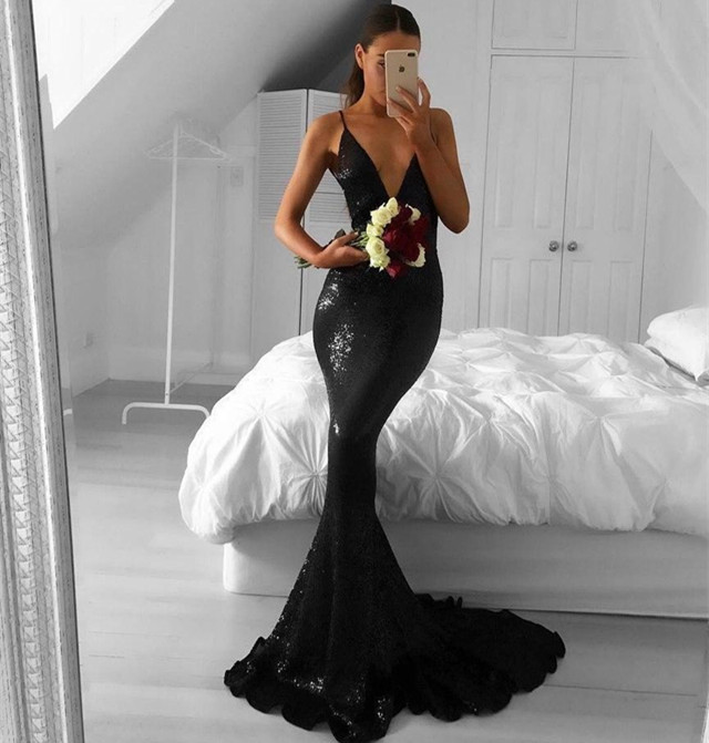 Prom Dresses 2018 Black Sequined Sexy Mermaid V-neck Sweep-train Prom Dresses