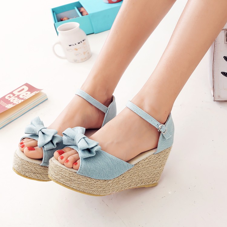 Ulass Spring and summer wave point fashion high heels 