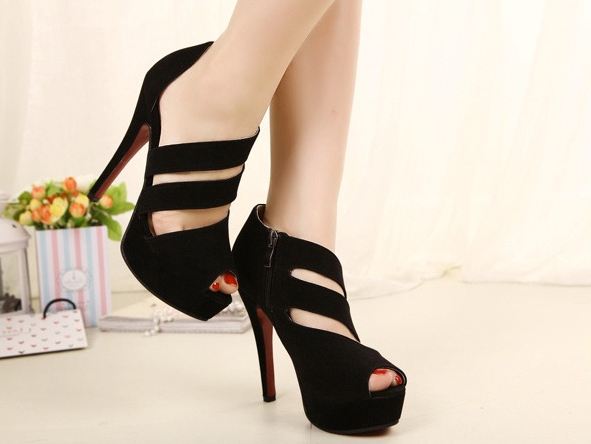 Ulass Stylish Handmade Black Straps High Heel Sandals