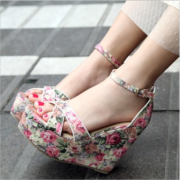 Ulass Pink Blue Floral cloth bag with simple cross- heel wedge sandals with high heels shoes