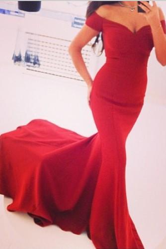 Ulass 2016 New Arrival Prom Dresses Off the Shoulder Red V-neck Court Train Short Sleeves Sheath Simple Evening Gowns