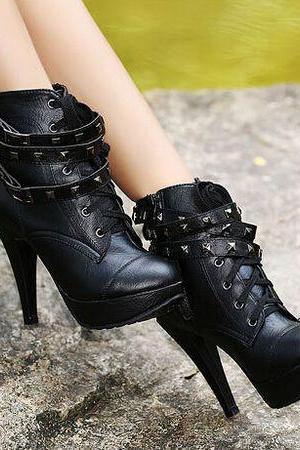 Ulass Sexy Black Studded High Heel Boots 